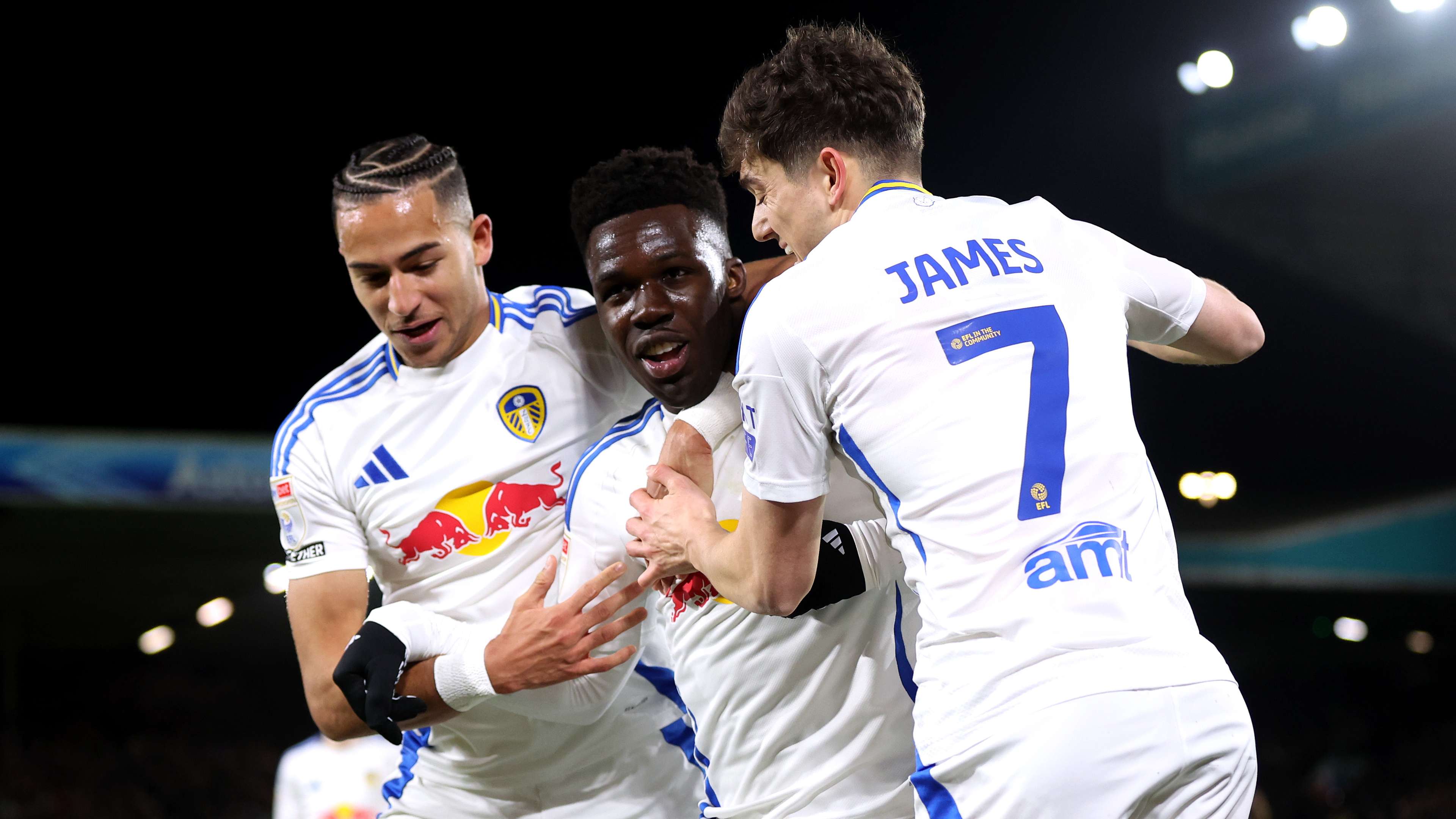 以及其對足 以及其對足